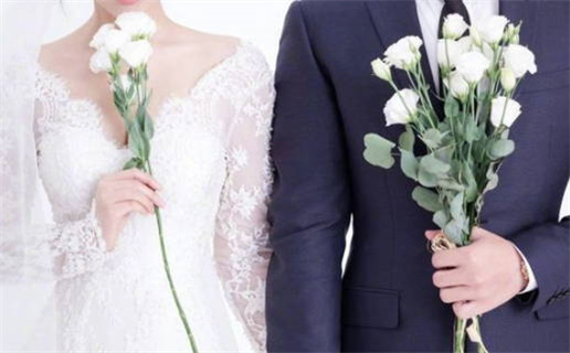 2025年农历八月廿七结婚是否合时宜？ 今天办喜事怎么样？